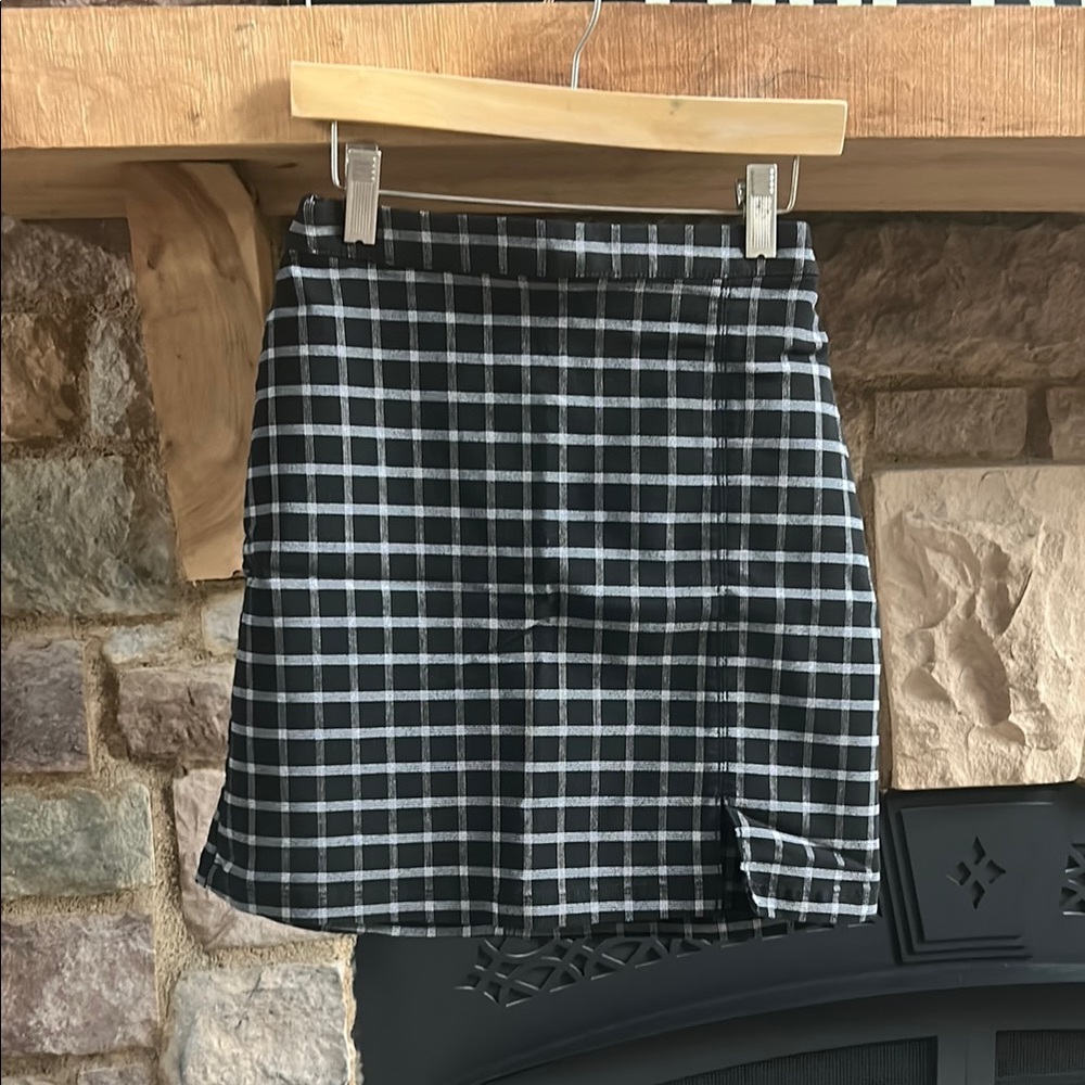 Hollister Black and White Asymmetrical Pencil Mini Skirt